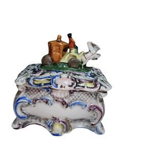 VINTAGE OCCUPIED JAPAN HORSE DRAWN  CARRIAGE PORCELAIN TRINKET BOX RARE